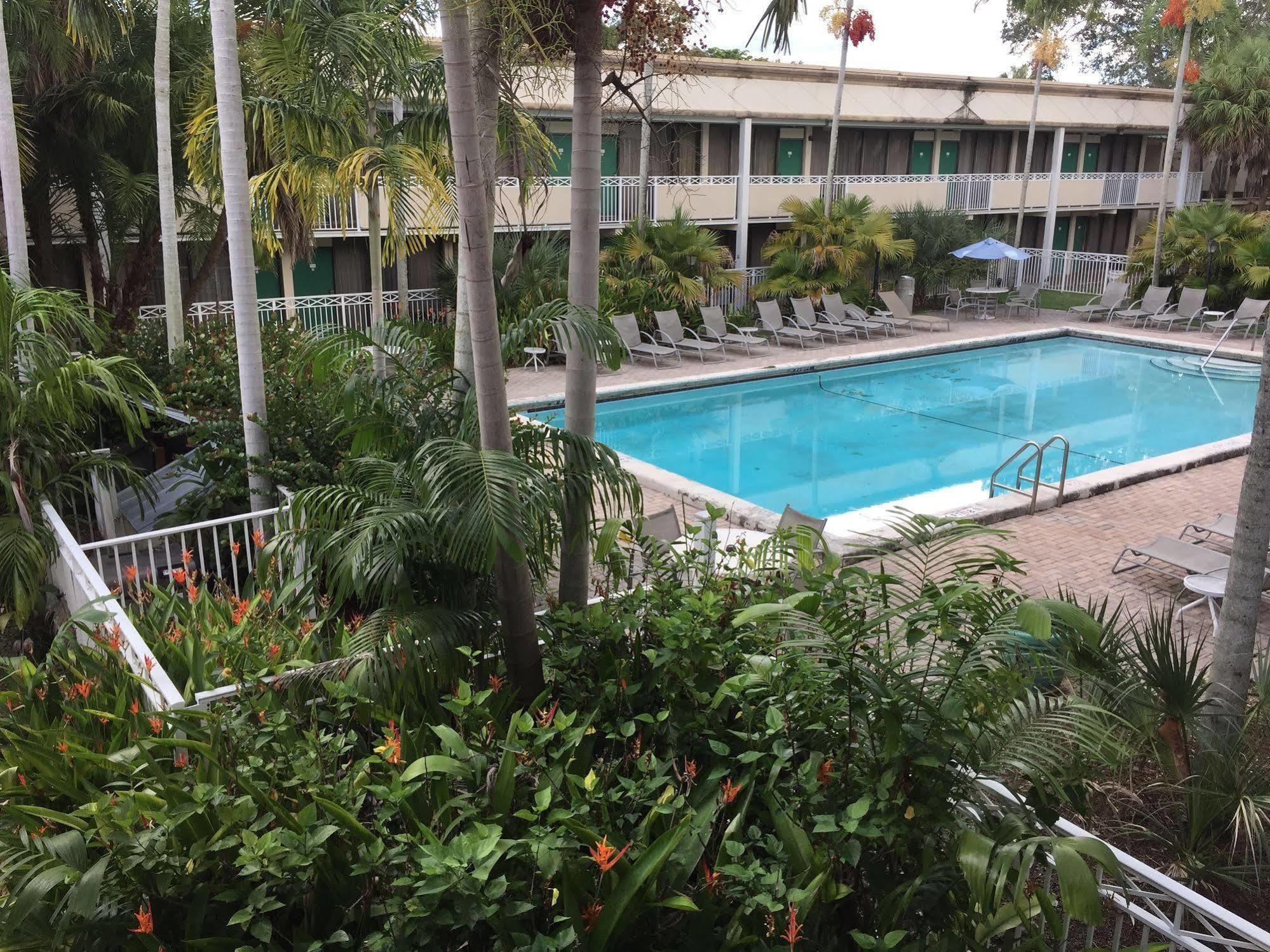 Sawgrass Inn & Conference Center Plantation Exterior photo